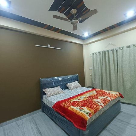 Sarvodaya Residency Hotel Ayodhya Bagian luar foto