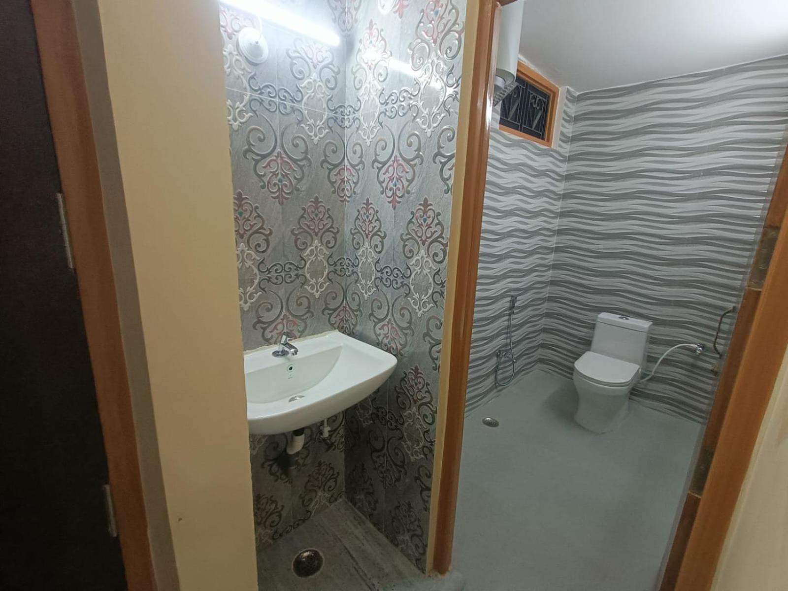 Sarvodaya Residency Hotel Ayodhya Bagian luar foto