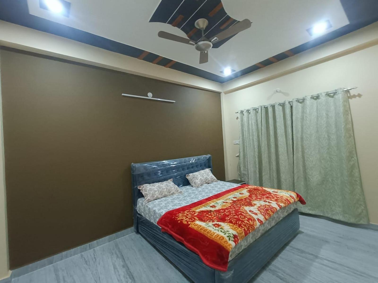 Sarvodaya Residency Hotel Ayodhya Bagian luar foto